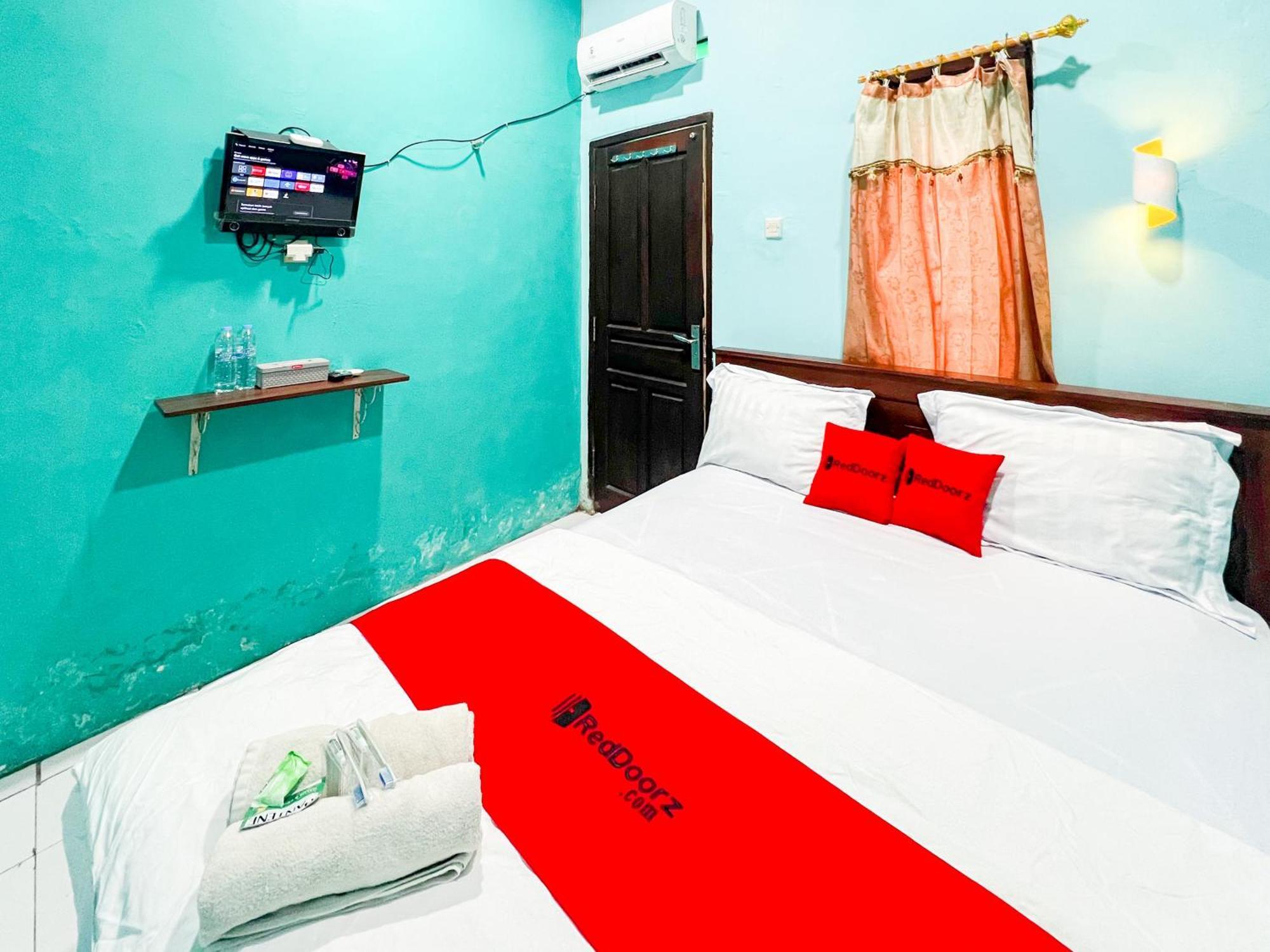 Reddoorz Near Sunrise Mall Mojokerto Exterior photo